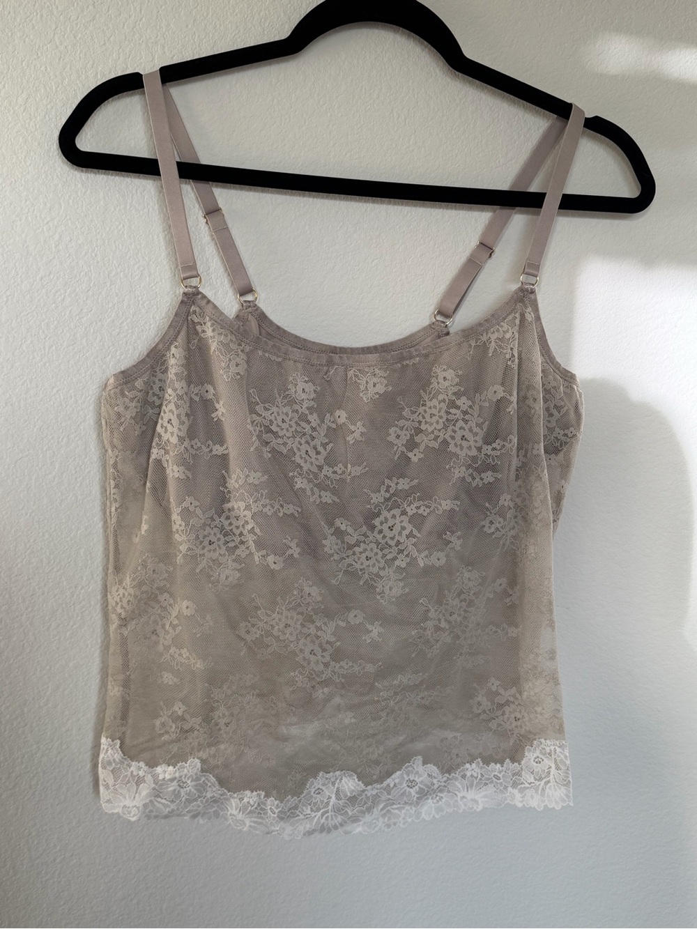 Lace-Trim Sleeveless Camisole Tank Top in Taupe